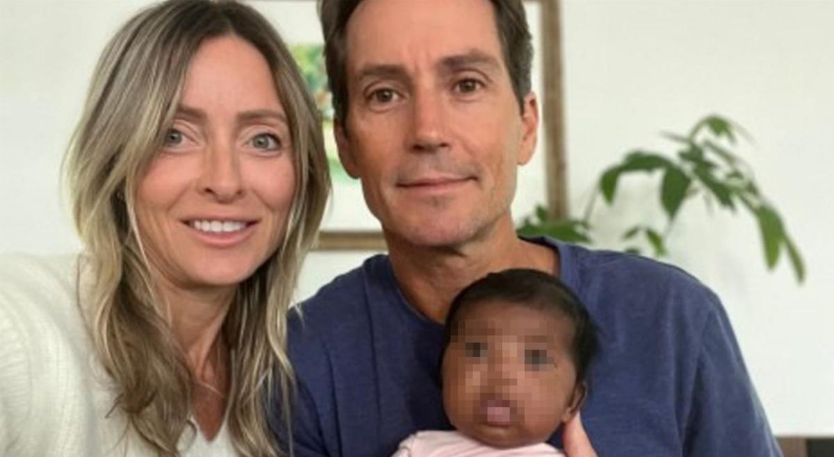 Coppia in Florida fa causa a clinica di fecondazione assistita dopo che test genetici rivelano che la figlia non è biologicamente loro Coppia in Florida fa causa a clinica di fecondazione assistita dopo che test genetici rivelano che la figlia non è biologicamente loro