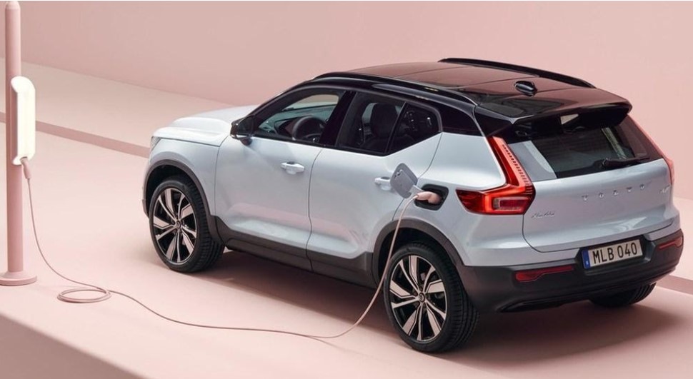 Volvo XC40 Recharge, 100% elettrica. Come averla con formula Noleggio a Lungo Termine 