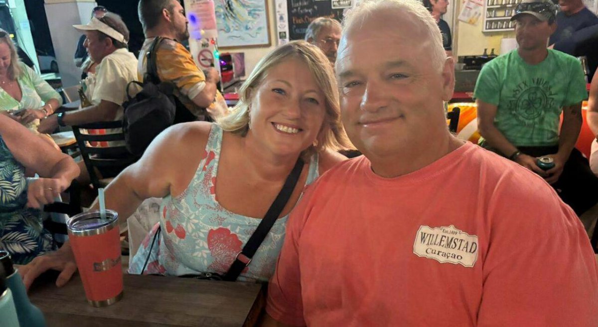 Squalo attacca una donna nelle Isole Vergini, braccio strappato e morte dopo i soccorsi Squalo attacca una donna nelle Isole Vergini, braccio strappato e morte dopo i soccorsi