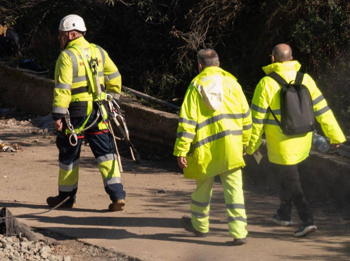 Spagna, treno contro gru ad Alumbres: ennesimo incidente ferroviario Spagna, treno contro gru ad Alumbres: ennesimo incidente ferroviario