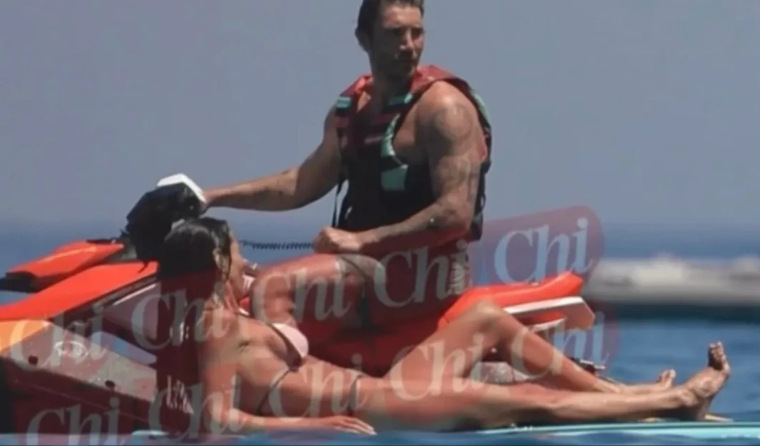 Stefano De Martino Stefano De Martino e Gilda Ambrosio a Olbia, le foto in barca riaccendono il gossip