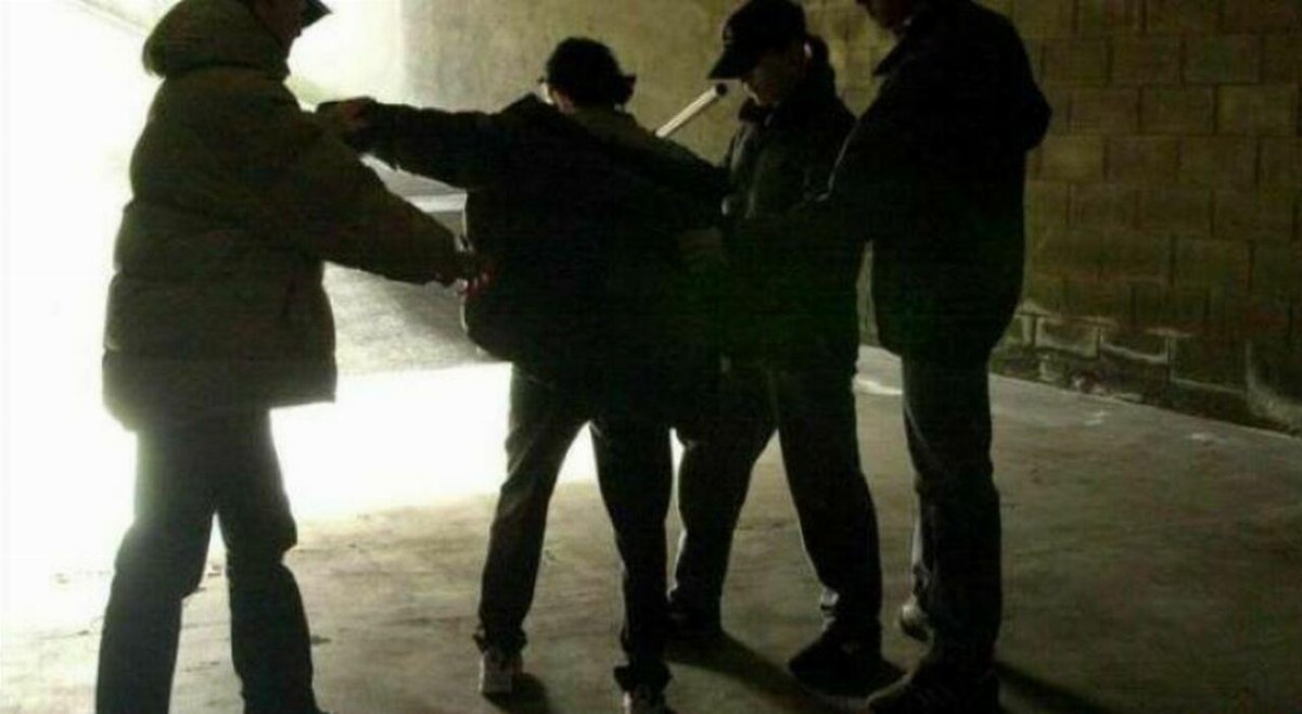 Sedicenne accoltellato alla schiena nel centro storico di Salerno dopo una lite Sedicenne accoltellato alla schiena nel centro storico di Salerno dopo una lite