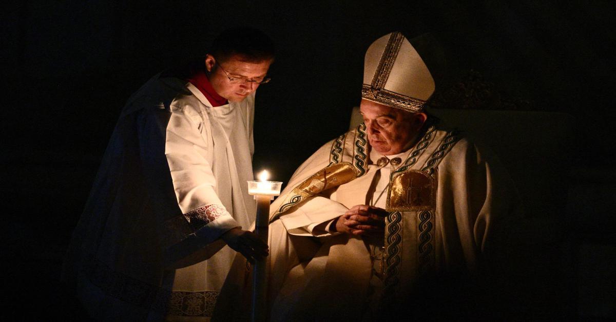 Veglia di Pasqua, il Papa: Non lasciamoci imprigionare dai macigni della morte