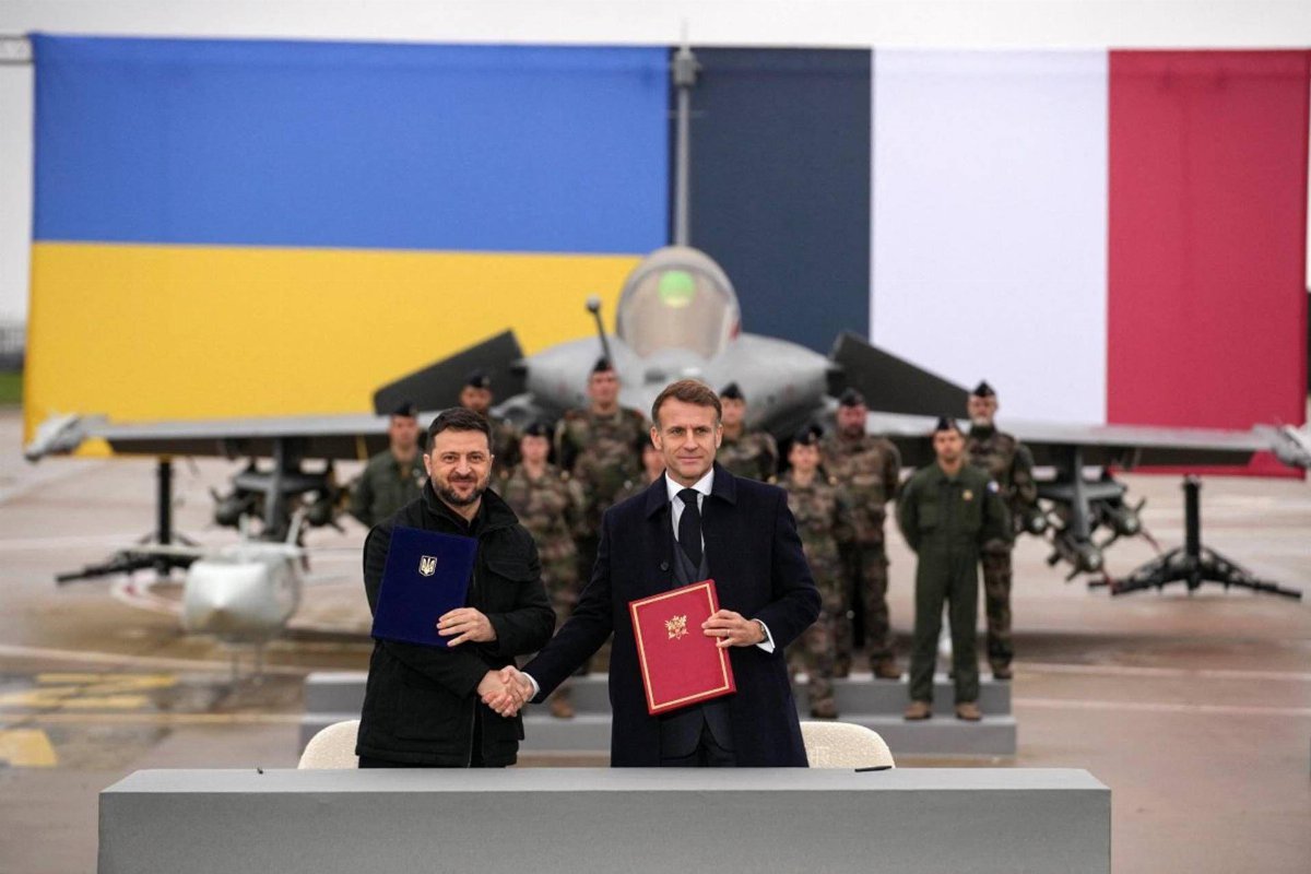 Francia e Ucraina, intesa per fino a 100 Rafale: il maxi accordo che ridisegna la forza aerea di Kiev Francia e Ucraina, intesa per fino a 100 Rafale: il maxi accordo che ridisegna la forza aerea di Kiev