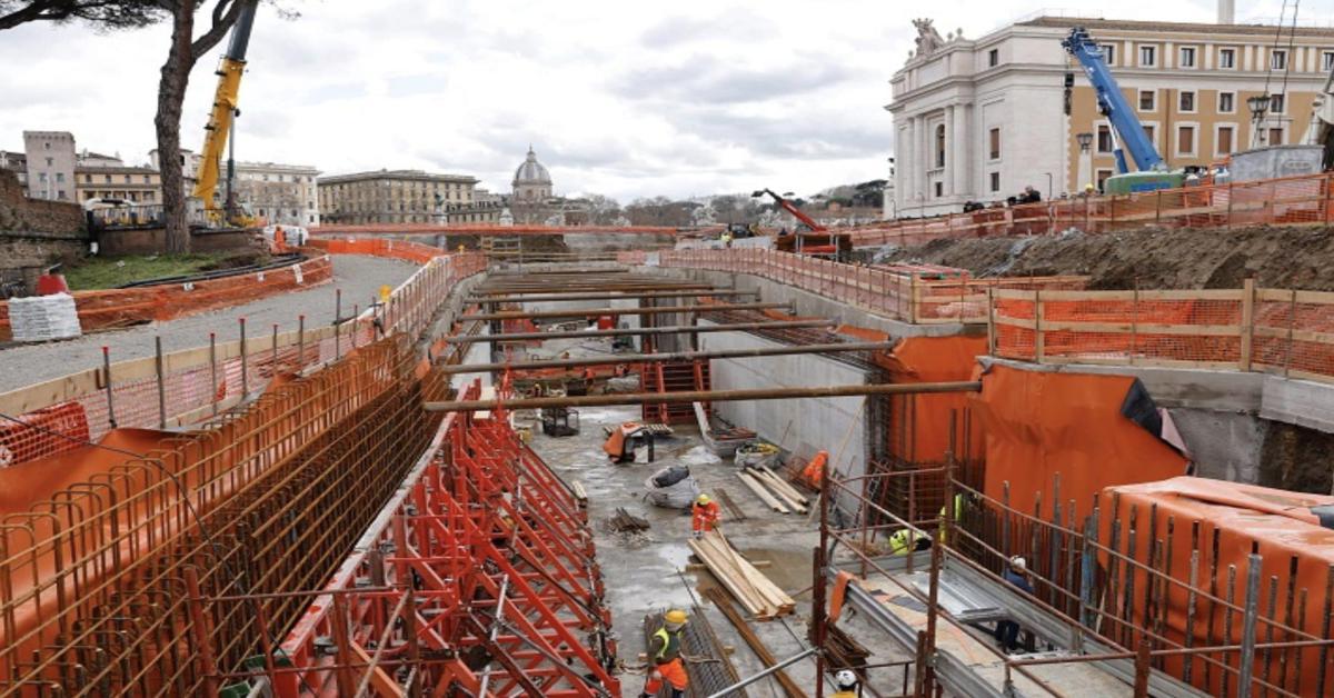 Scheletro umano ritrovato in Piazza Pia a Roma: scoperta durante i lavori per l