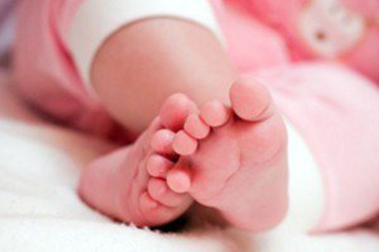 Roma, la piccola Ilaria nasce nel parcheggio della clinica Roma, la piccola Ilaria nasce nel parcheggio della clinica