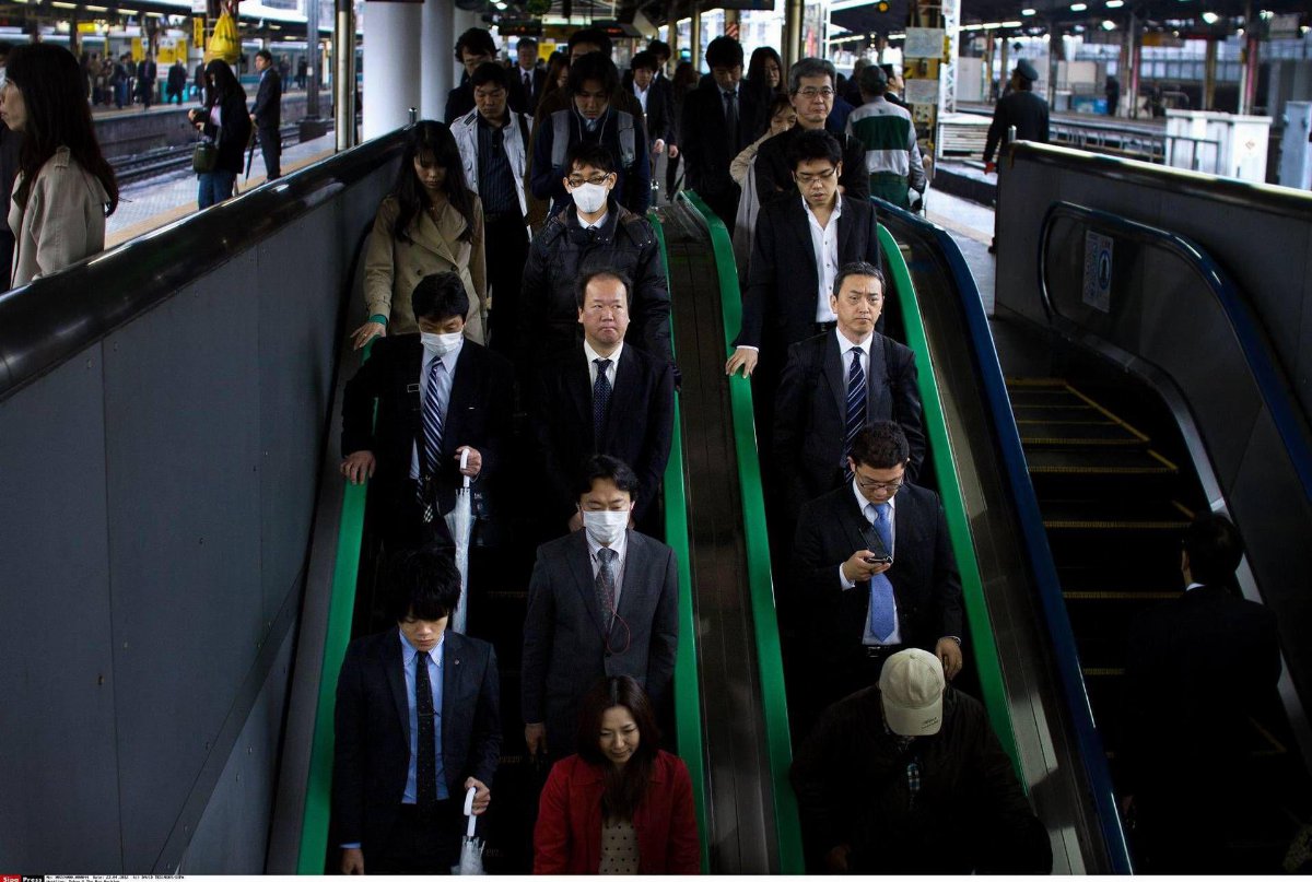 Donna accoltellata nella metropolitana di Tokyo: sospesa la linea Namboku