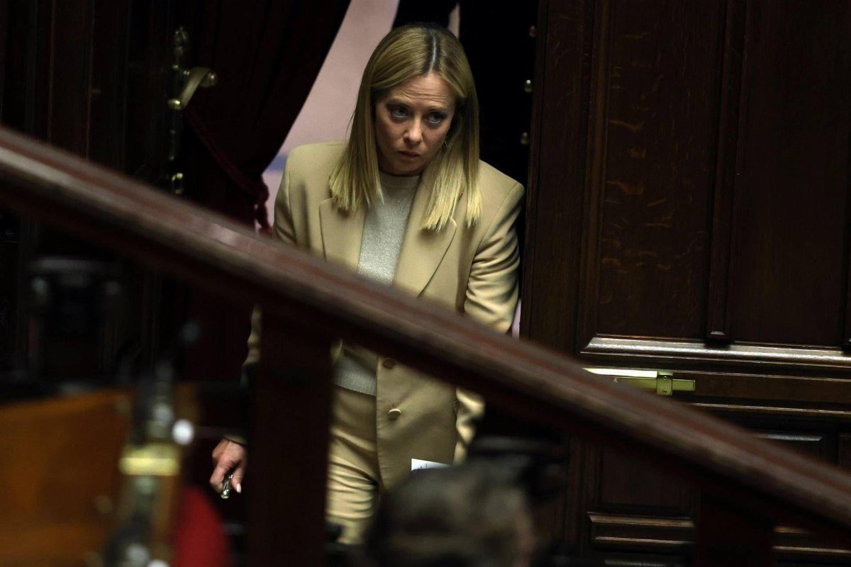 Giorgia Meloni, redditi in calo nel 2025: quanto ha dichiarato la premier
