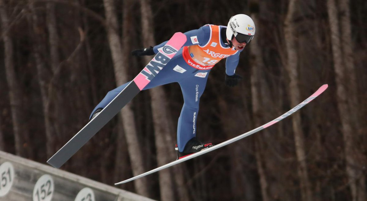 Olimpiadi 2026, salto con gli sci e tute al centro del dibattito sul doping