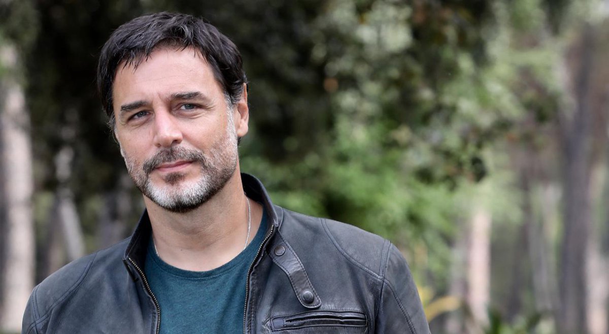 Daniele Pecci nella fiction Mediaset e la carriera tra teatro, tv e cinema