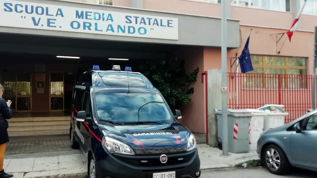 13enne suicida a Palermo : inchiesta per bullismo