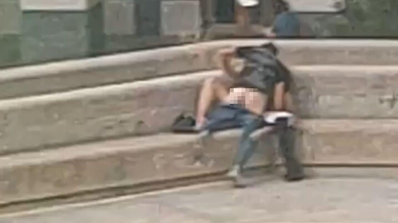 sesso pubblico sesso pubblico