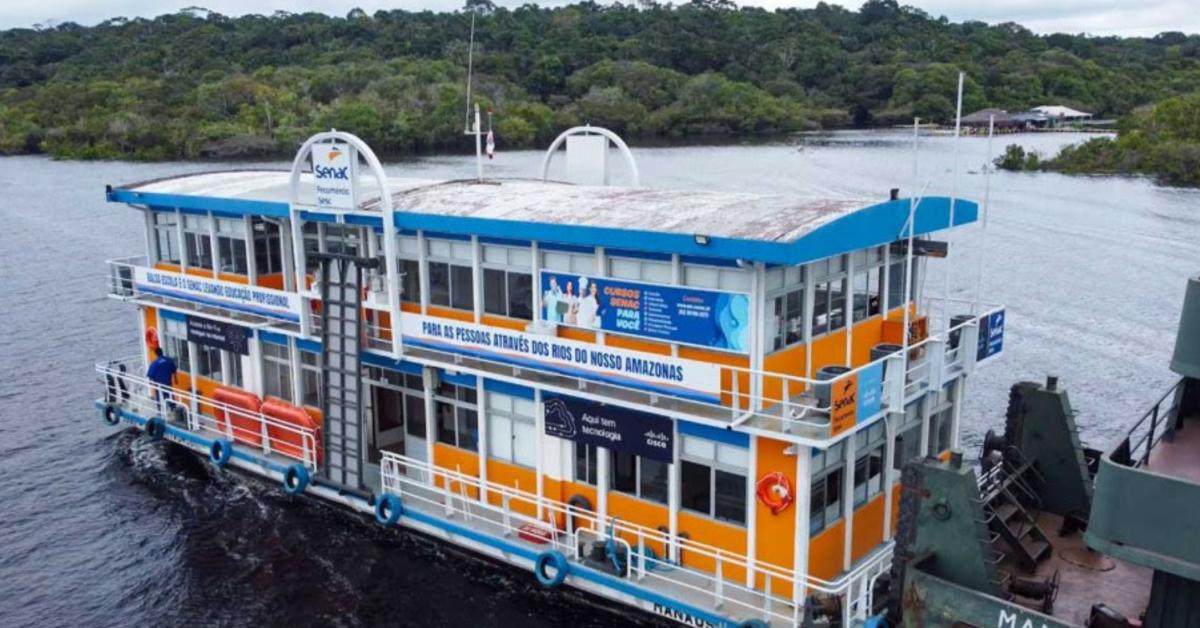 Amazzonia: le Cisco Networking Academy salgono a bordo della scuola galleggiante