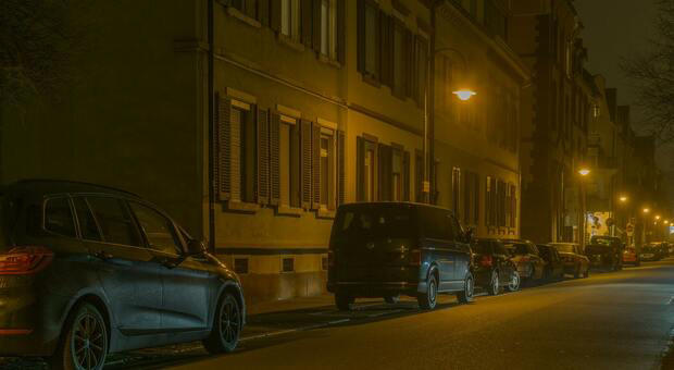 Rissa per un parcheggio: La controversa lotta che ha portato a un arresto dopo anni