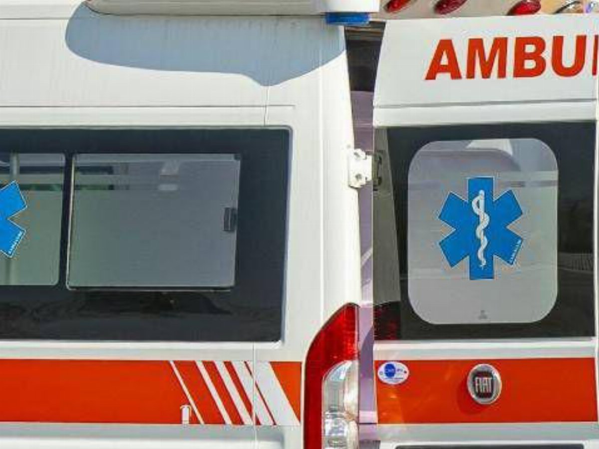 Infarto in corso dopo il malore: 65enne lascia l