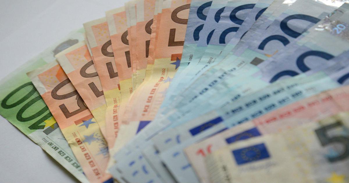 Banconote rovinate o fuori corso, ecco il vademecum per cambi e conversione in euro
