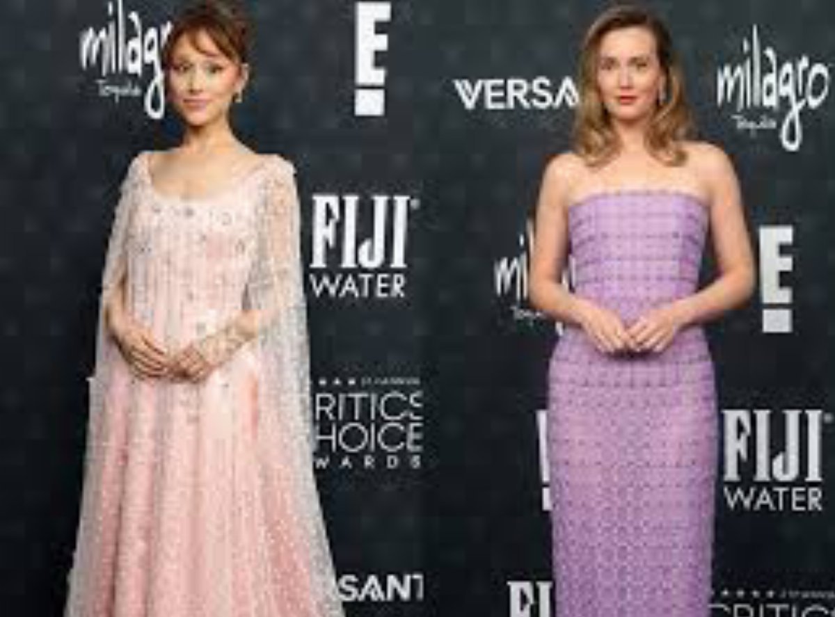 Ariana Grande e Leighton Meester ai Critics Choice Awards 2026: incontro sul red carpet e annuncio tour Ariana Grande e Leighton Meester ai Critics Choice Awards 2026: incontro sul red carpet e annuncio tour