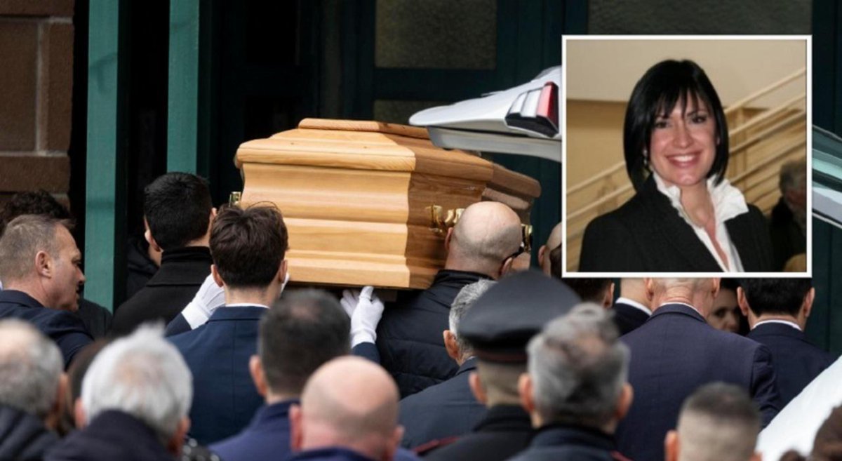 Federica Torzullo, Anguillara saluta la 41enne uccisa dal marito: chiesa gremita e lutto cittadino