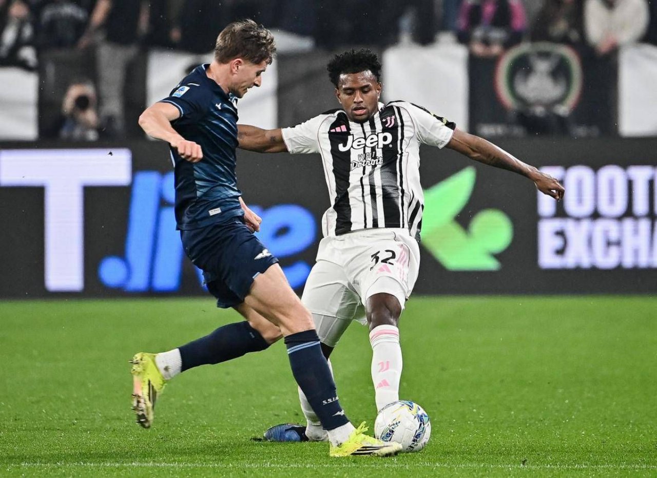 Juventus-Lazio, contatto in area su Cabal e gol annullato: bianconeri furiosi