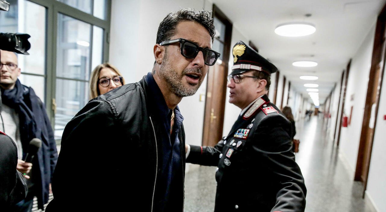 Fabrizio Corona ignora l
