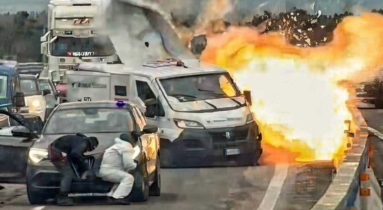 Assalto al portavalori in Puglia, fermato ex paracadutista del San Marco: caccia alla banda in fuga