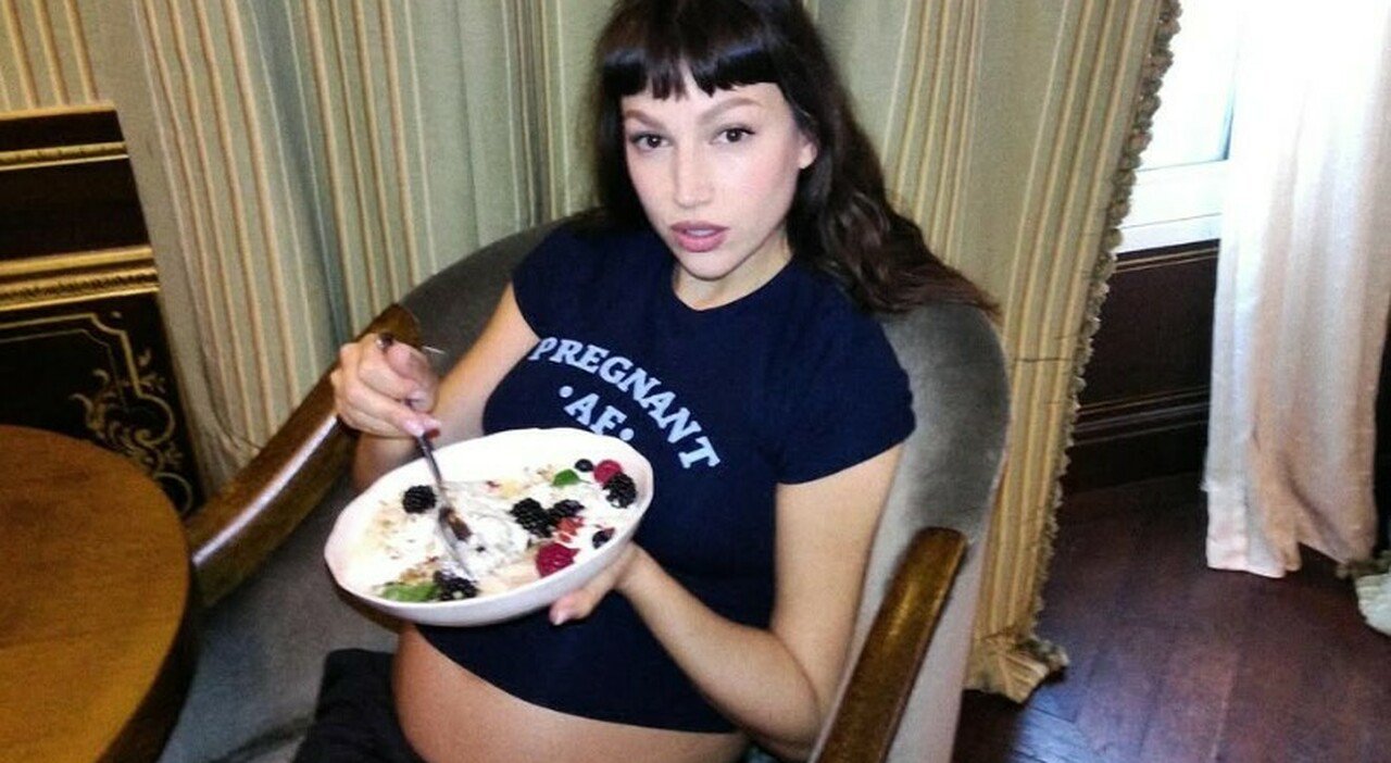 Úrsula Corberó mamma, primo figlio con Chino Darín nato a Barcellona