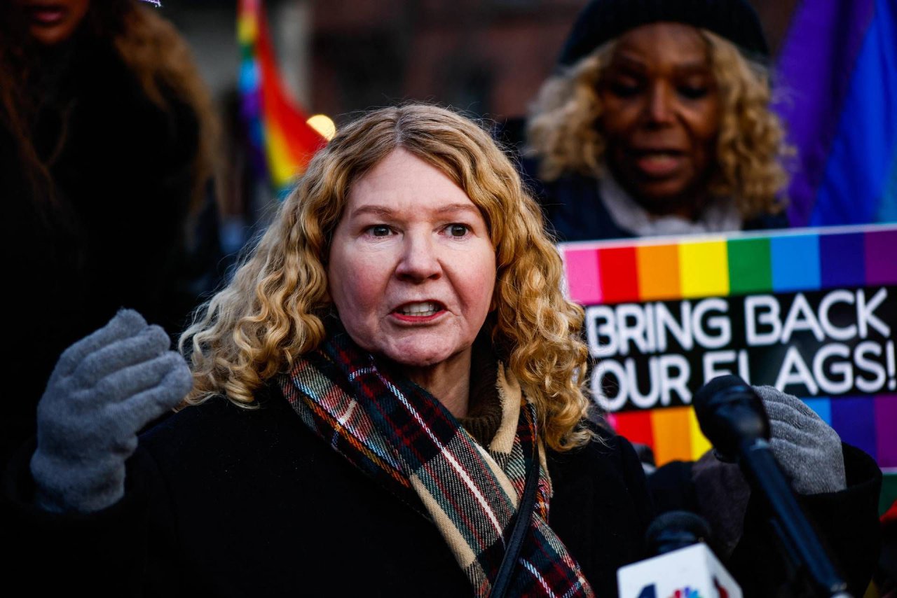 Trump rimuove la bandiera del Pride dal monumento Stonewall a New York