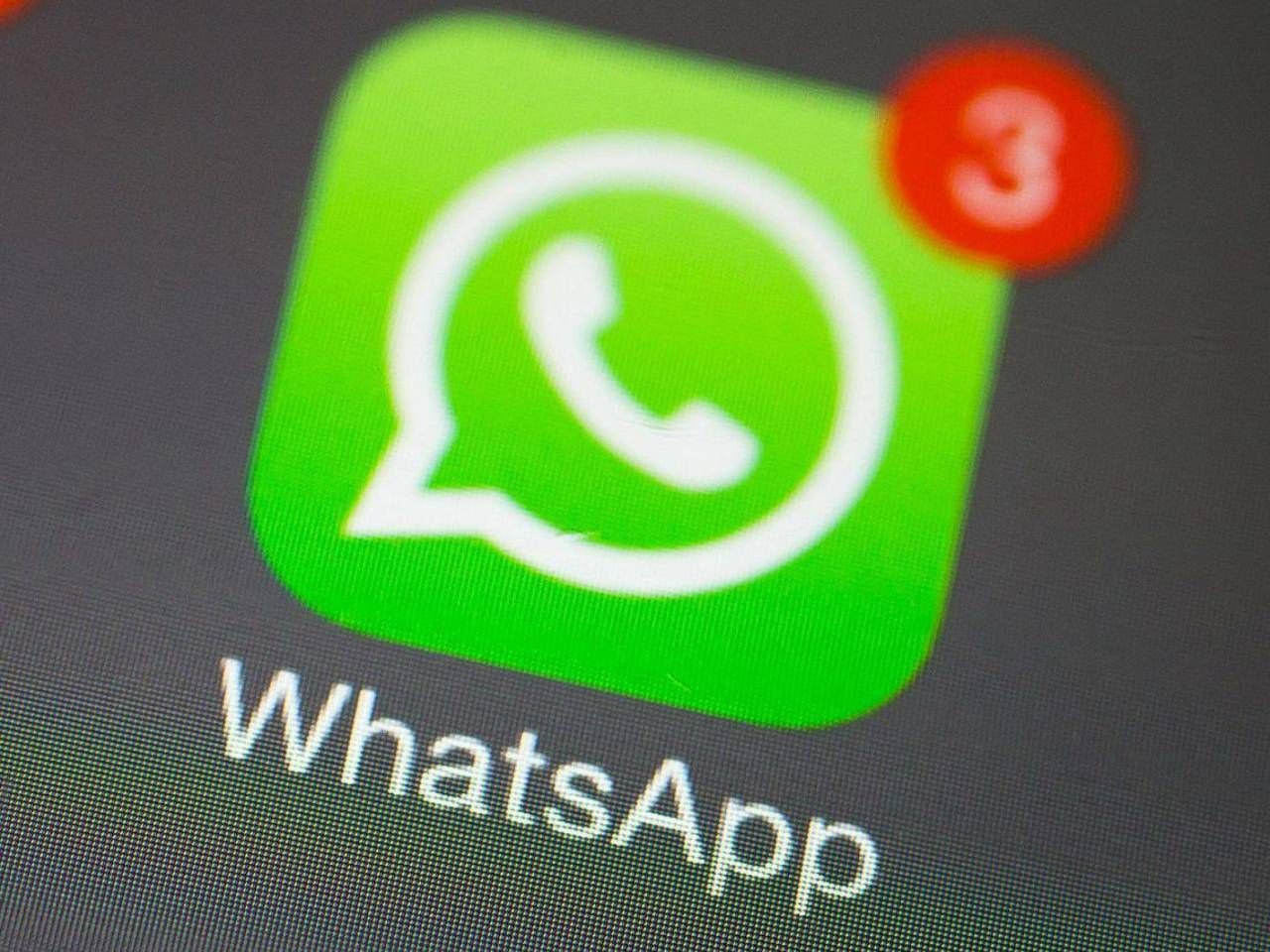 Russia tenta di bloccare WhatsApp, scontro tra Meta e Cremlino