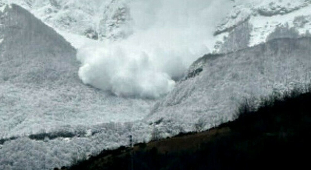 Valanga a Gressoney, uomo sepolto dalla neve salvato dopo ore
