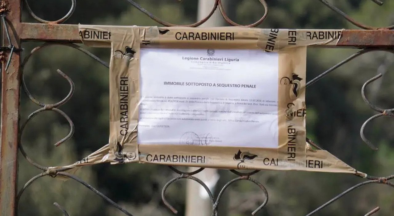 Bimba morta in Liguria, indagini sulla casa del compagno Bimba morta in Liguria, indagini sulla casa del compagno