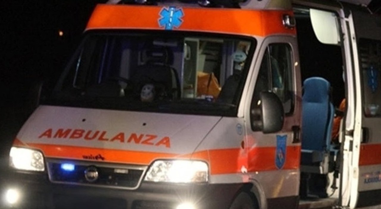 Giugliano, 13enne aggredito in strada da un coetaneo: naso rotto e 20 giorni di prognosi