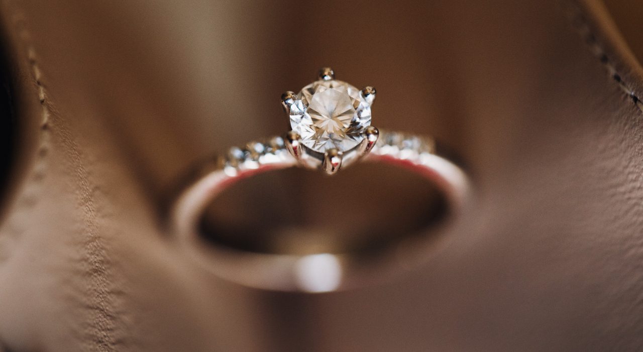 Licenziata per aver respinto il capo, il tribunale ordina il reintegro Licenziata per aver respinto il capo, il tribunale ordina il reintegro