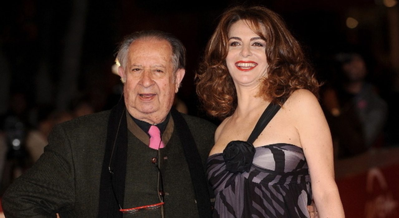 Tinto Brass isolato a Isola Farnese, 141 gradini bloccano l Tinto Brass isolato a Isola Farnese, 141 gradini bloccano l