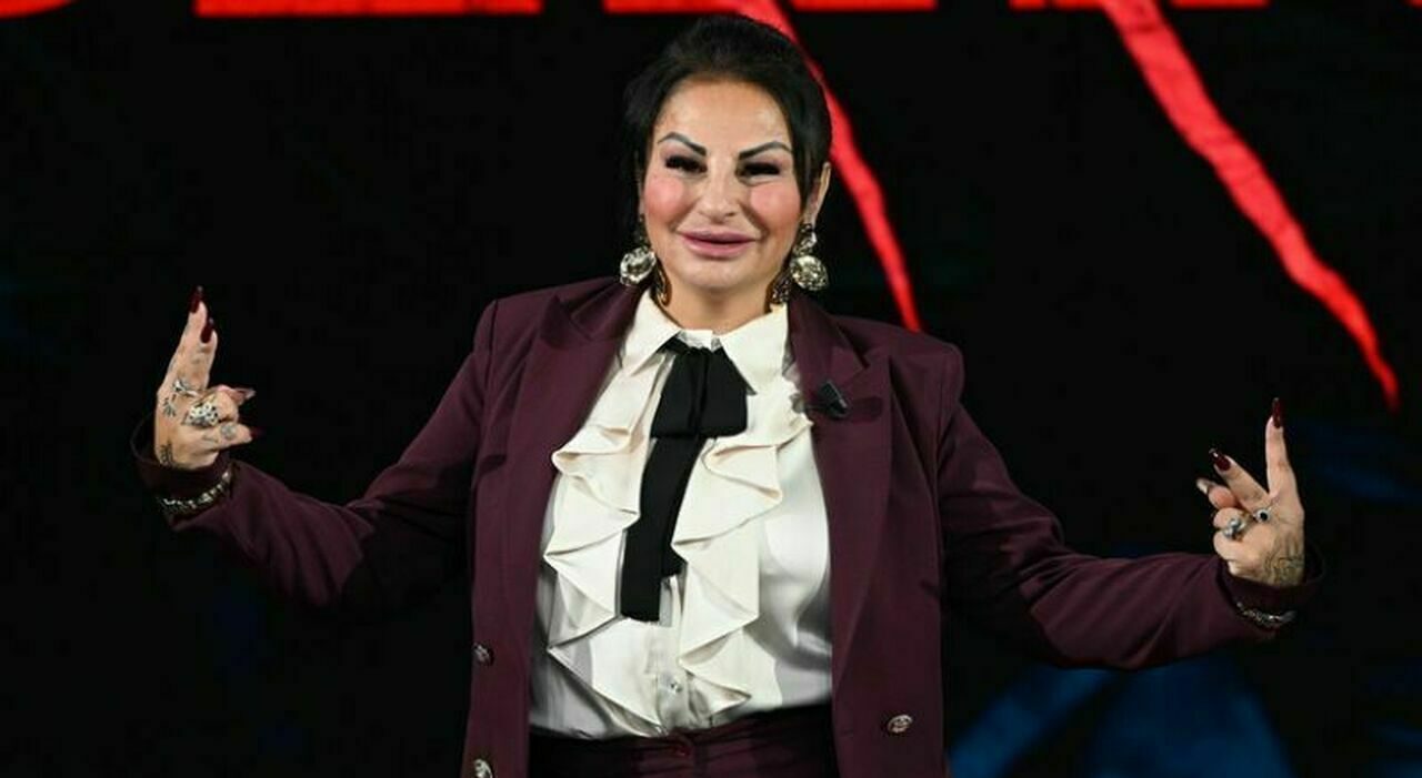 Napoli, accoltellato il figlio di Rita De Crescenzo: ferito alla gamba