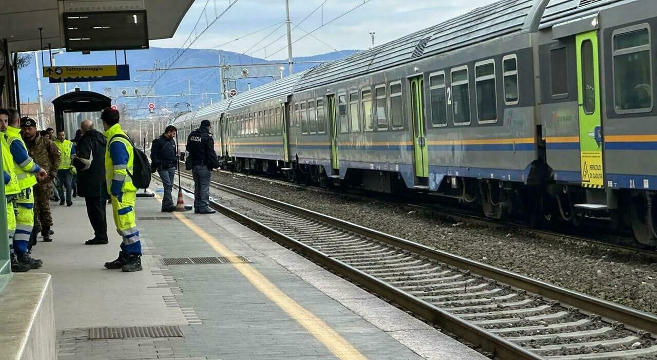 Spoleto, scende dal treno per comprare acqua e muore travolto dal convoglio