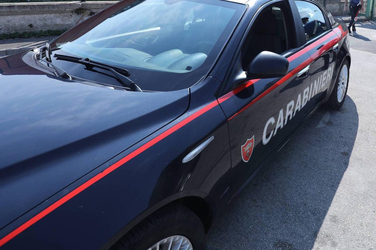 Blitz dei carabinieri a Napoli, colpiti i clan Puca, Verde e Ranucci con 14 arresti Blitz dei carabinieri a Napoli, colpiti i clan Puca, Verde e Ranucci con 14 arresti
