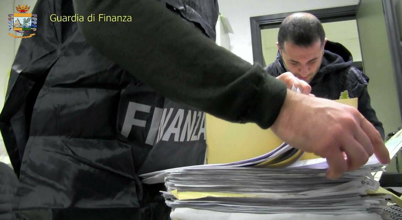 Imprenditore ai domiciliari a Partinico per sfruttamento dei lavoratori e stipendi decurtati