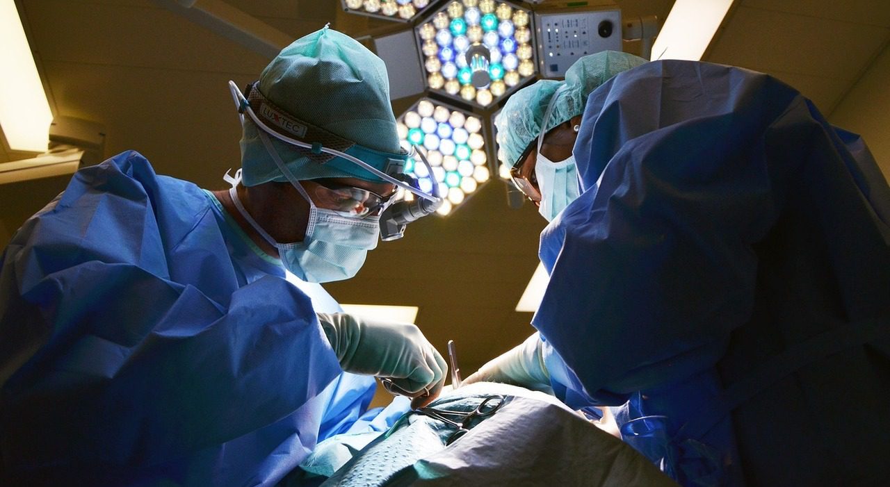 Muore dopo le dimissioni dall