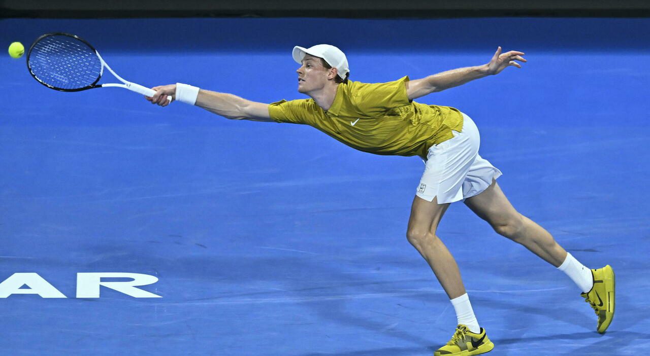 Sinner fuori a Doha contro Mensik, sconfitta in tre set e rincorsa al ranking complicata