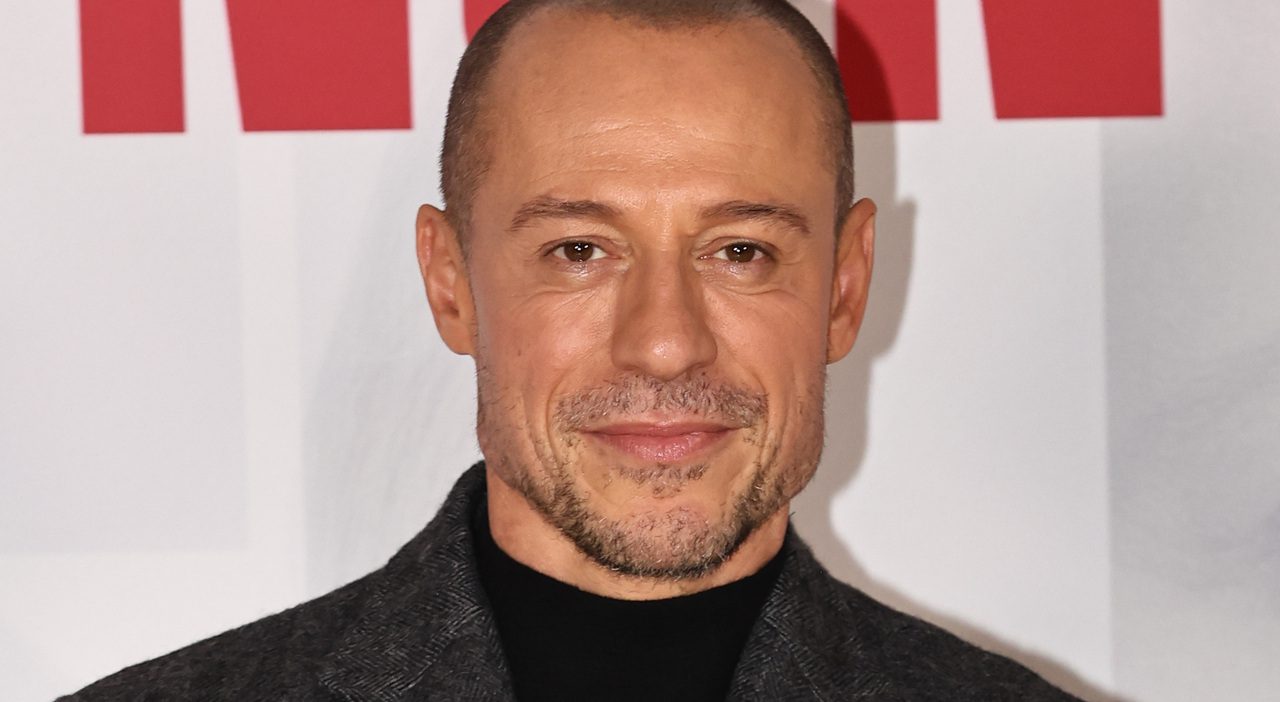 Stefano Accorsi tra carriera e famiglia, dal successo al crollo personale Stefano Accorsi tra carriera e famiglia, dal successo al crollo personale