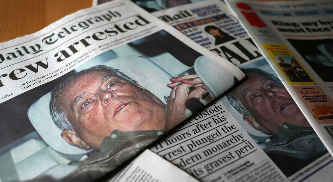 Principe Andrea arrestato, lo scatto dall Principe Andrea arrestato, lo scatto dall