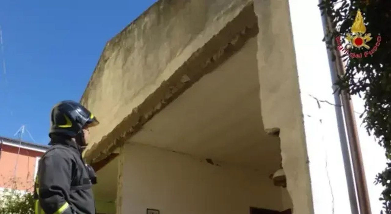 Esplosione in casa a Corteno Golgi, morto un uomo per i fumi dopo incendio da stufa Esplosione in casa a Corteno Golgi, morto un uomo per i fumi dopo incendio da stufa