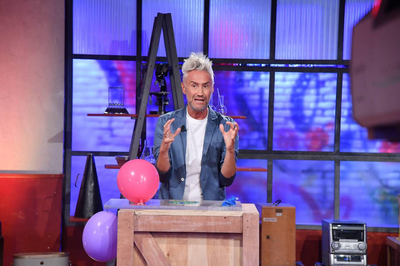 Schettini nella bufera social dopo le frasi sulle lezioni online a pagamento