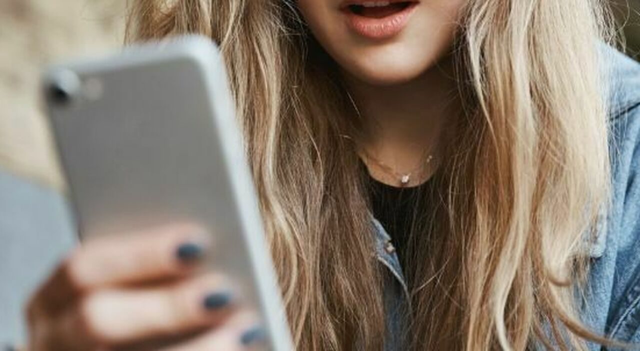 Monaco invia foto nudo, il caso chiuso per motivi spirituali Monaco invia foto nudo, il caso chiuso per motivi spirituali