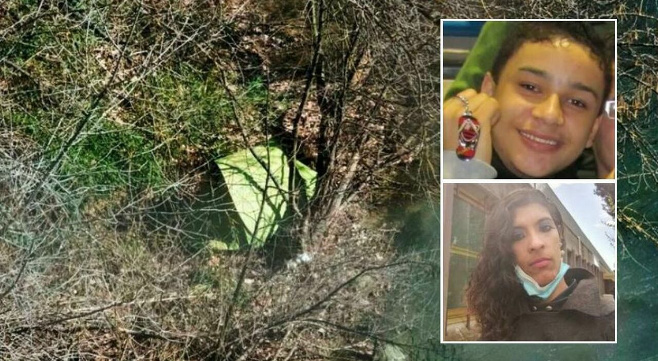 Tragedia ad Ascoli Piceno, coppia morta in tenda e il cane resta accanto ai corpi Tragedia ad Ascoli Piceno, coppia morta in tenda e il cane resta accanto ai corpi