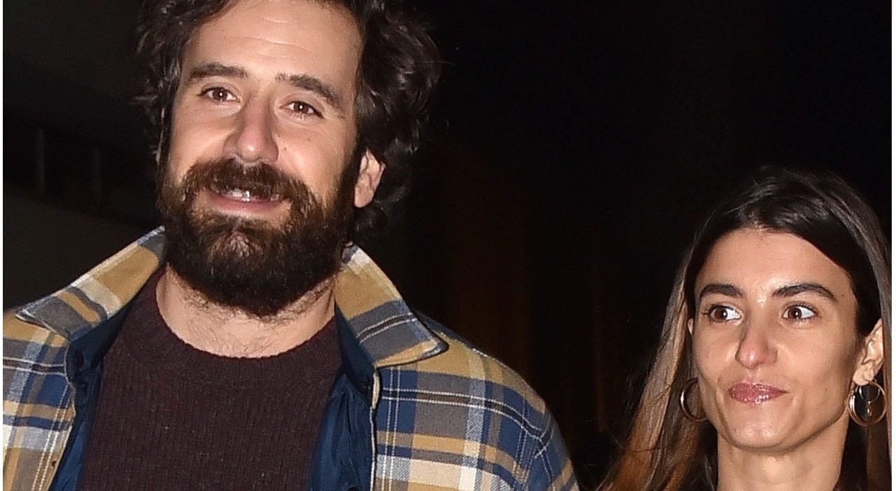 Tommaso Paradiso si sposa a giugno 2026 con Carolina Sansoni