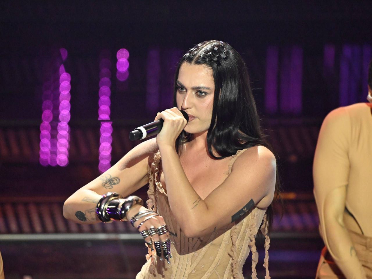 Sanremo 2026, Gaia protagonista al Suzuki Stage dopo il successo virale Sanremo 2026, Gaia protagonista al Suzuki Stage dopo il successo virale