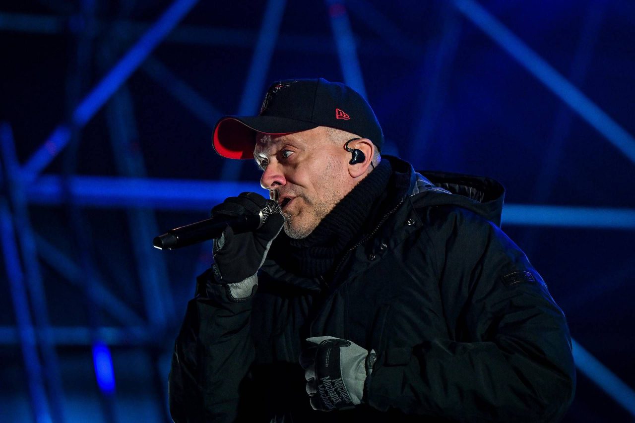 Sanremo 2026, Max Pezzali sul palco galleggiante della Costa Toscana Sanremo 2026, Max Pezzali sul palco galleggiante della Costa Toscana