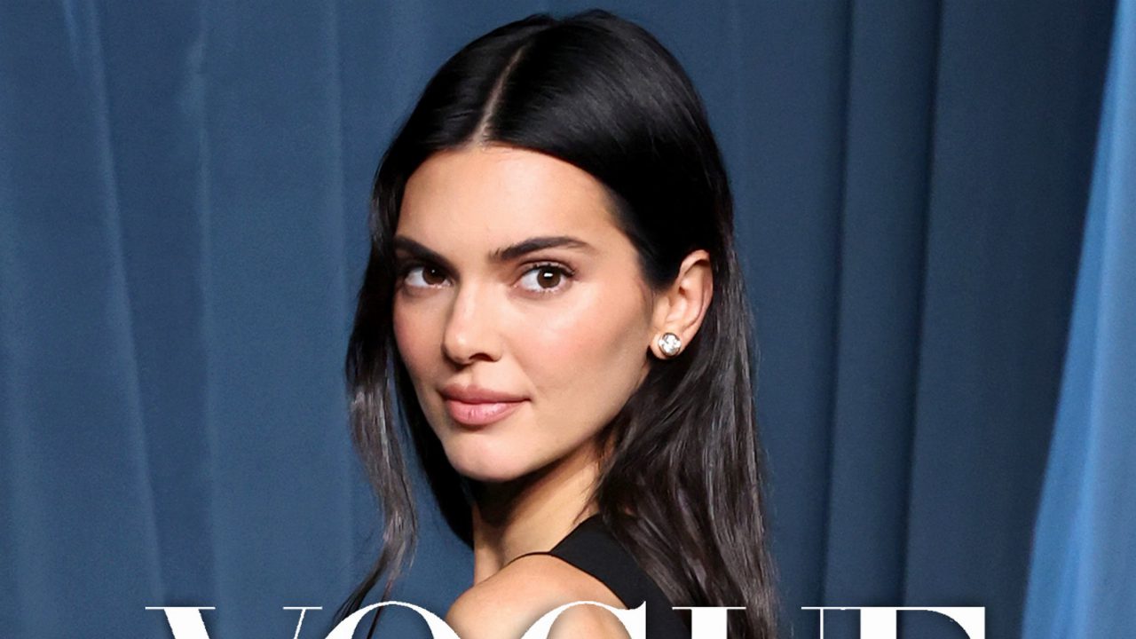 Kendall Jenner protagonista su Vogue France con uno shooting audace Kendall Jenner protagonista su Vogue France con uno shooting audace
