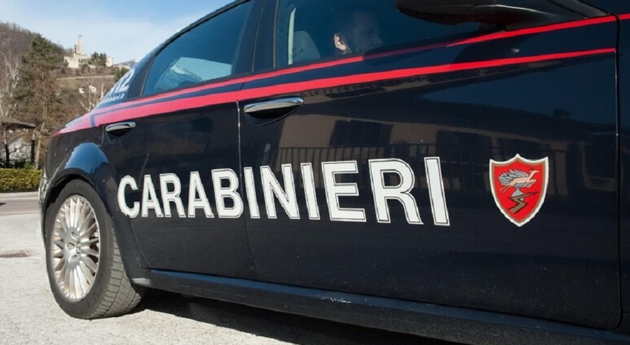 Donna trovata morta in casa a Ostellato con un coltello nel petto